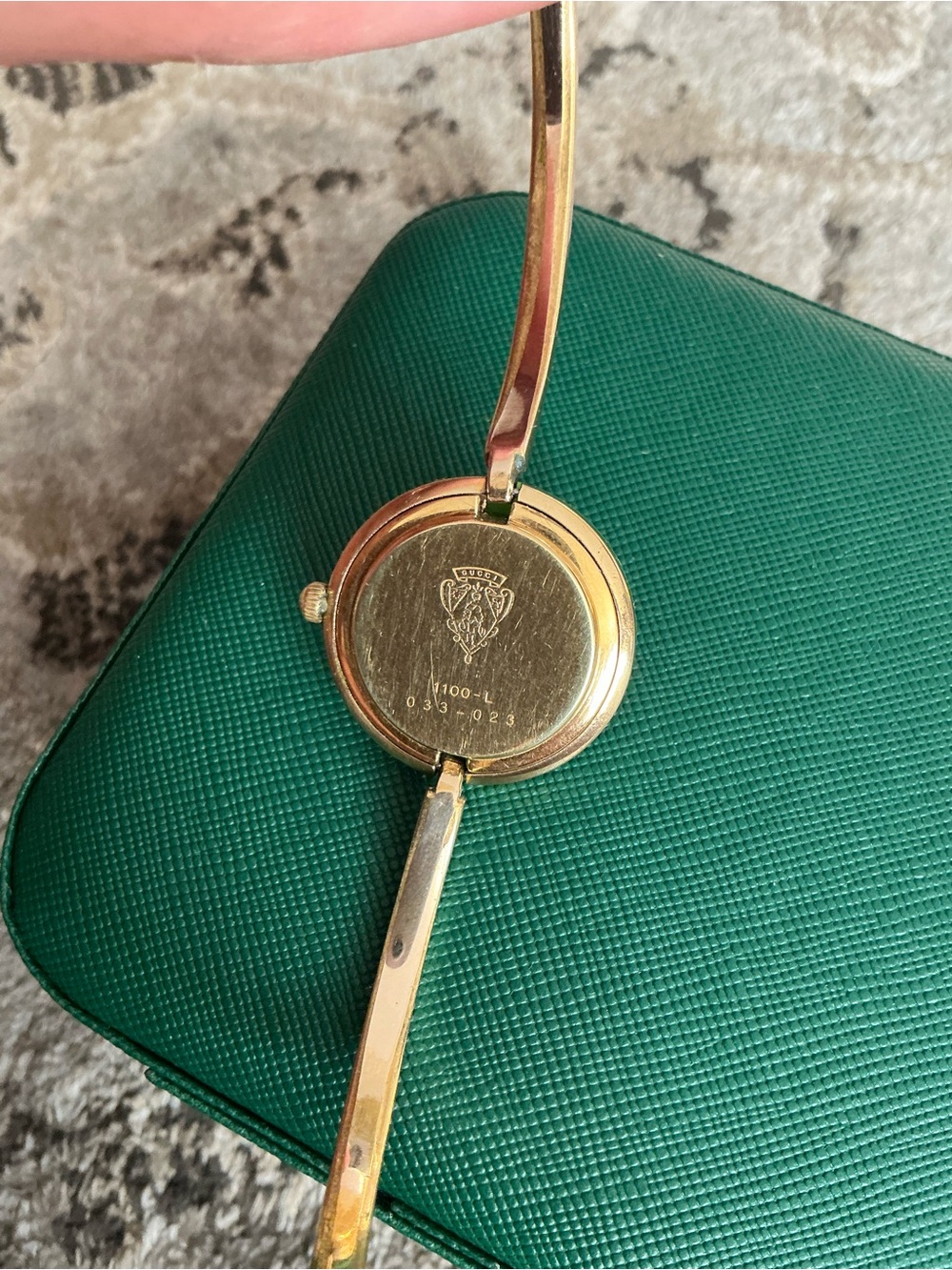 Authentic GUCCI bangle watch with Interchangeable Ringsππβ€οΈπ§‘π€ - Picture 15 of 16